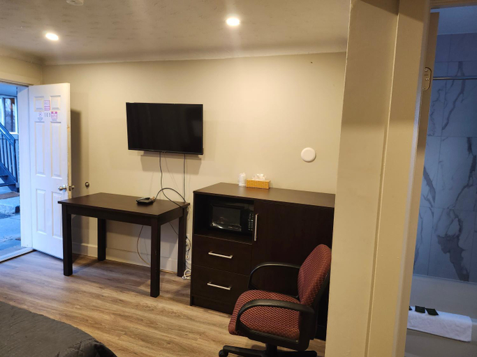 2, Fairway Inn & Suites, Waterloo