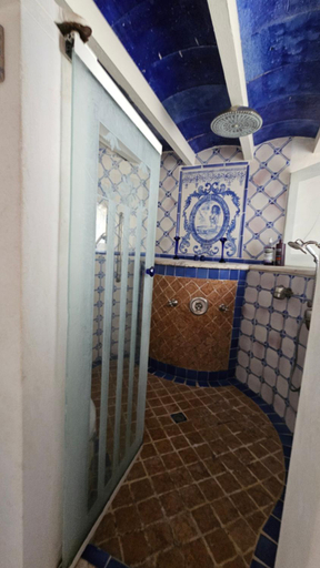 Bathroom, La Medievale du Luberon, Vaucluse