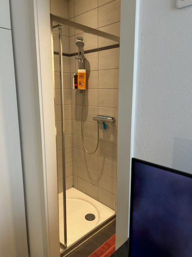 Bathroom 5, Salutho, Bas-Rhin