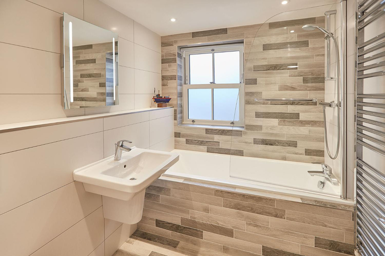 Bathroom 3, Columbo Cottage, North Yorkshire