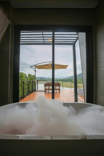 Bathtub, Pause pausa, Phrao