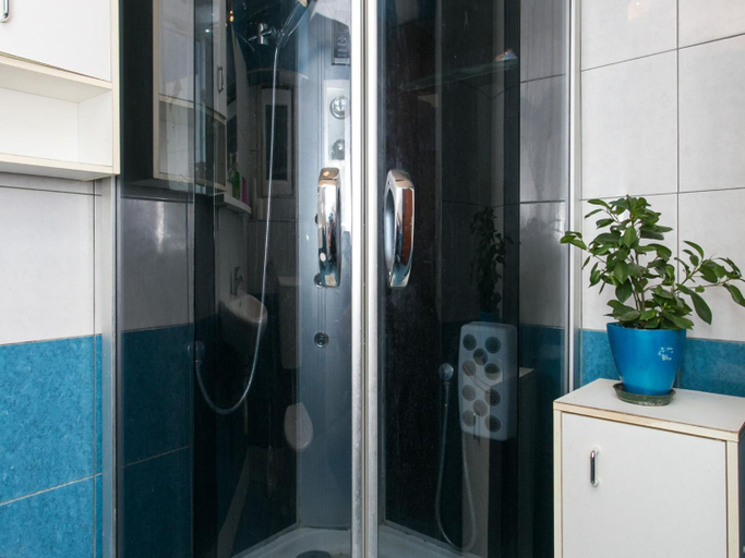 Bathroom 1, Guest House Barbara - Two Bedroom Apartment, Dubrovnik