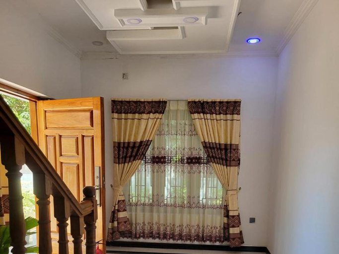 Others 5, Villa Thaarhai, Nallur