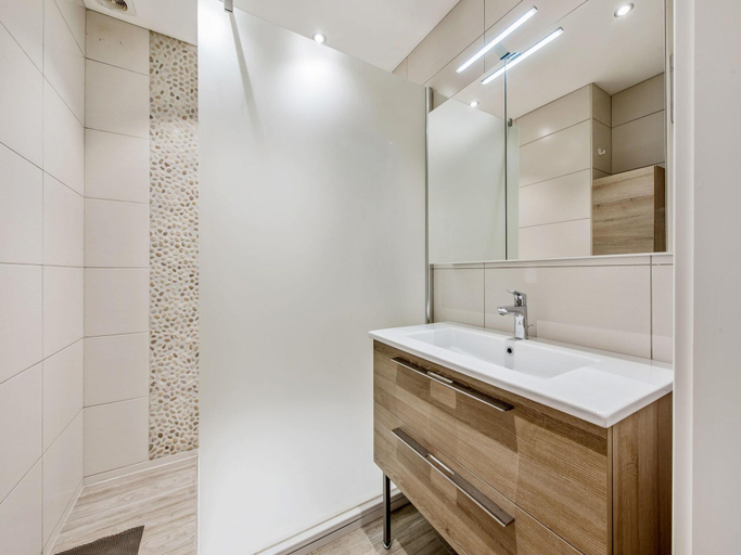 Bathroom, Apartment in Koksijde near the Sea, West-Vlaanderen