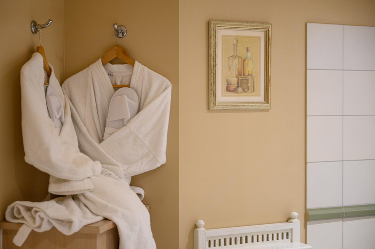 Bathroom, Villa Augusta, Drôme