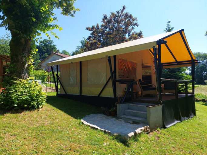 3, Romantic Safari Tent Lodge, Charente