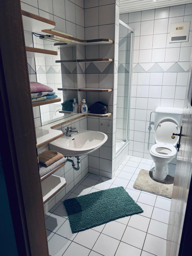 Bathroom, Linz Stay & Go, Linz