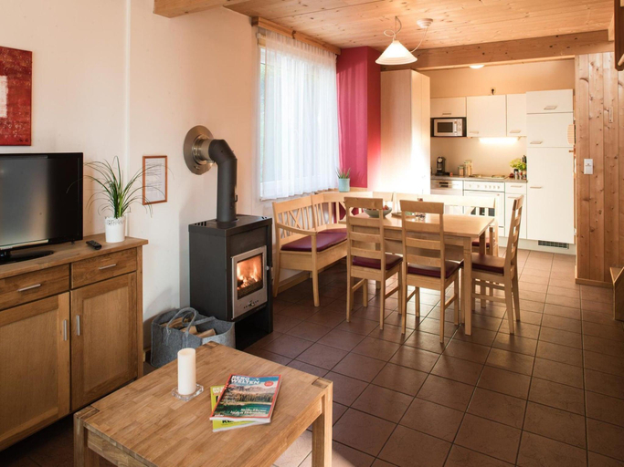4, Chalet in Prabichl with Stunning Mountain Views, Leoben