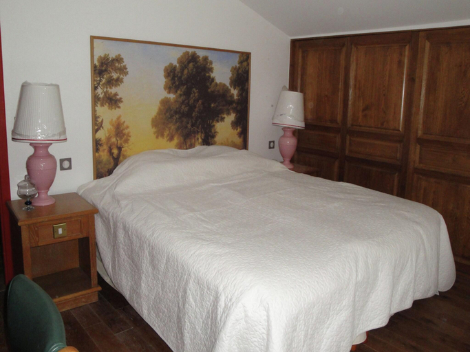 Bedroom, Nettancourt Family Stay, Meuse