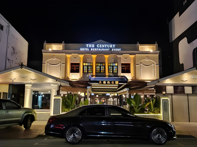 Exterior & Views