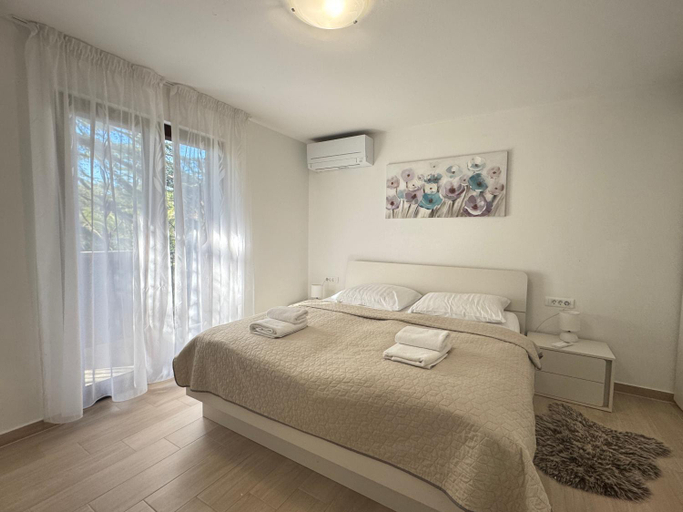Bedroom 2, Flowers Apartments Medulin, Fucane 2, Medulin
