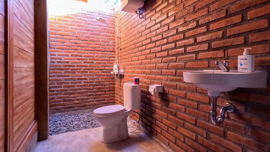 Bathroom, Kubu Sambangan Bali, Buleleng
