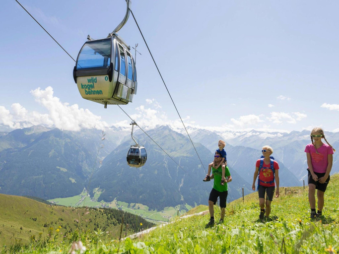 Others 5, Chalet in Neukirchen near Wildkogel Arena, Zell am See