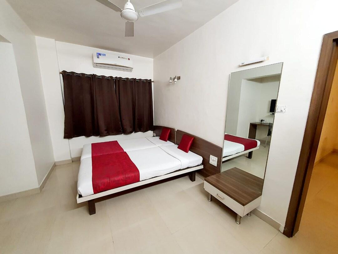 Bedroom 4, Bhooshan Hotel Airport Road, Pune