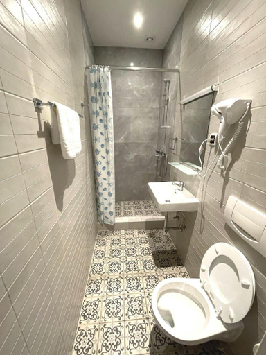 Bathroom 3, Hotel Viki, Wien