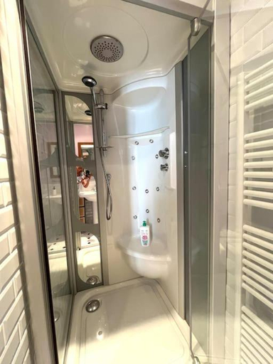 Bathroom 2, Charmante charentaise, Charente-Maritime