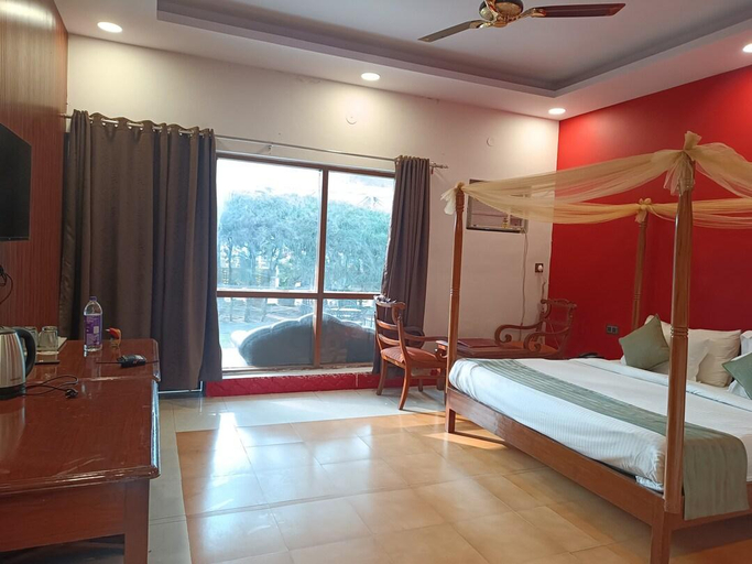 Others 5, The Grand Aurra, Faridabad