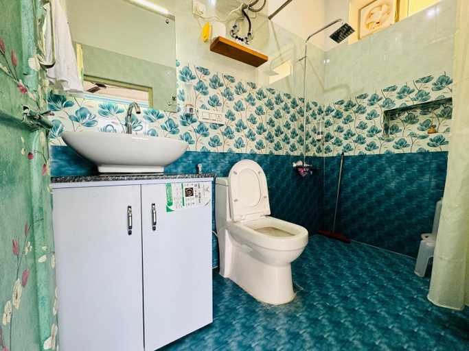 Bathroom 3, Paradise Inn by HBR, Kangra