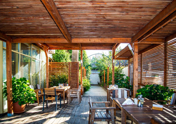 Food & Drinks 4, Paradise Delta House, Pardina