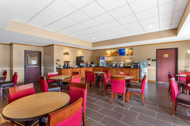 Food & Drinks 5, Comfort Inn & Suites Carbondale University Area, Jackson