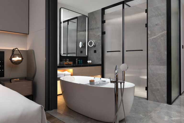 Bathroom 5, Crowne Plaza TAIZHOU CITY CENTRE by IHG, Taizhou