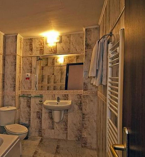 Bathroom 3, Hotel Elbrus SPA & Wellness, Velingrad