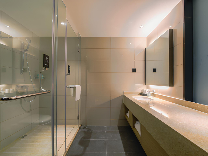 Bathroom 3, City Comfort Inn Shiyan High-speed Railway Wanda Plaza, Shiyan