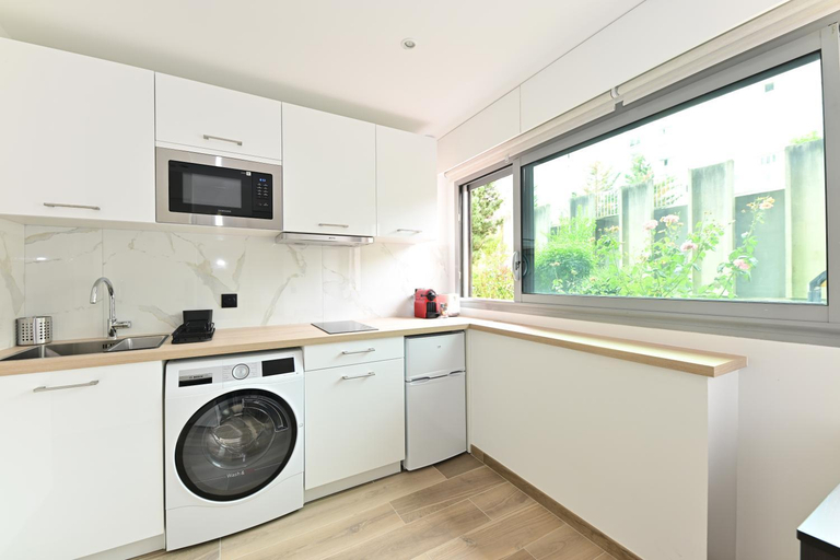 Others 5, Appartement Climatise Porte Versailles, Paris