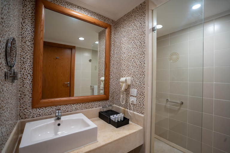 Bathroom 5, SRNTY Sun Ray - Ex Serenity Alma Heights, Safaja