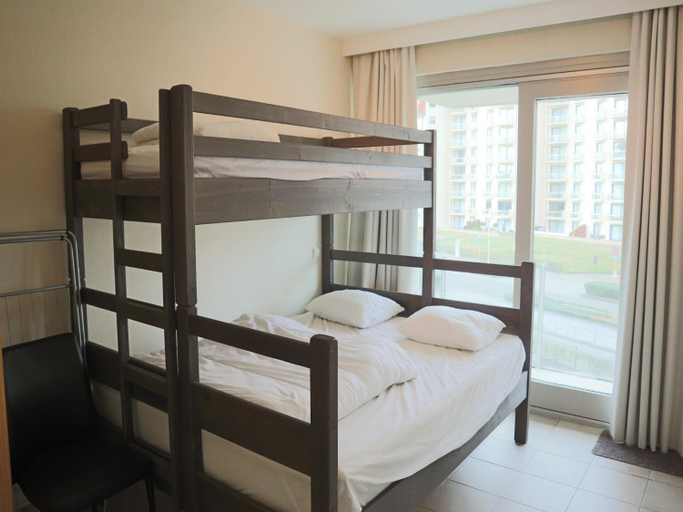 Bedroom 2, Apartment in Nieuwpoort near the Beach, West-Vlaanderen