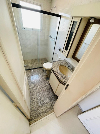 Shower 4, Apto da Claudinha, São Paulo
