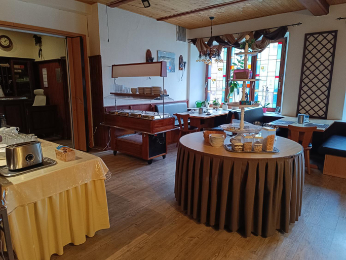 Others 2, Pension Schwarzer Adler, Schwandorf