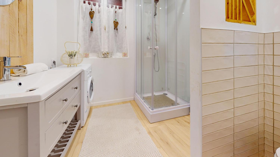Shower 4, Chalet Glitzerstein, Haut-Rhin