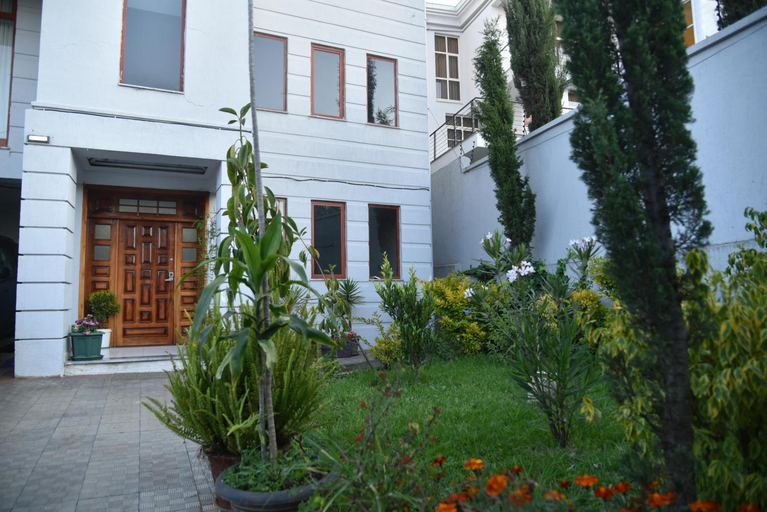 Exterior view 5, 5 Bedroom Exquisite Villa in Top-view Area, Addis Abeba
