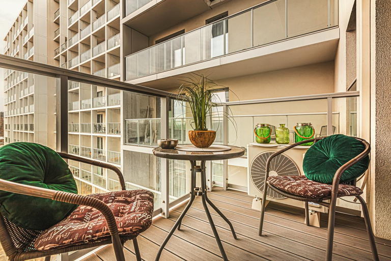 Others 3, Komfortowy apartament z balkonem i parkingiem, Środa Śląska
