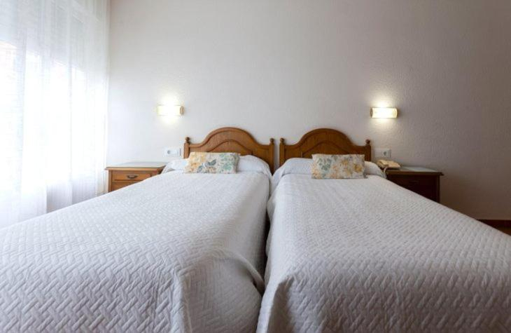 Bedroom 2, Hostal Hispano, La Rioja