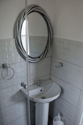 Bathroom 3, Rehoboth Ezulwini Suites, Lobamba