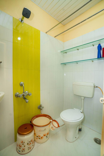 Bathroom 4, Paradise Homestay - Lodging and Boarding, Pune