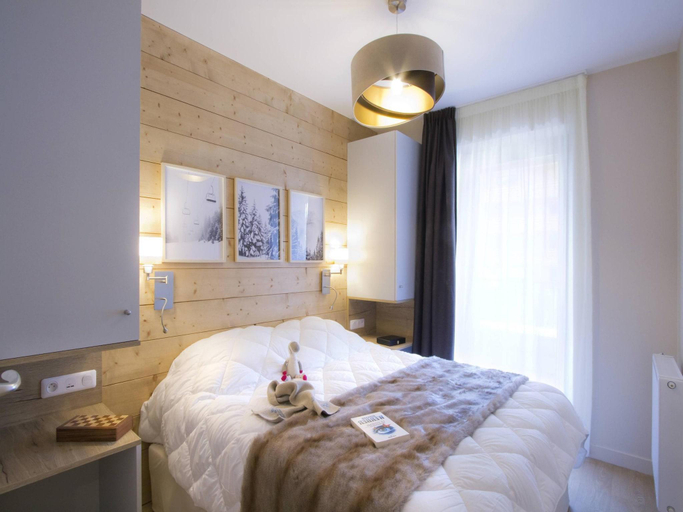 Bedroom, Apartment in LEclose with Mountain Views, Isère