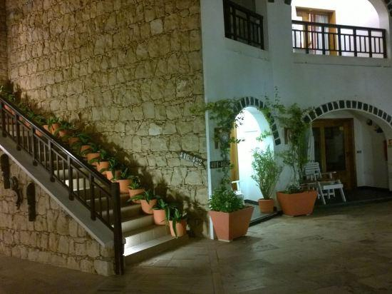 Others 2, Hotel - Odjo d´Agua