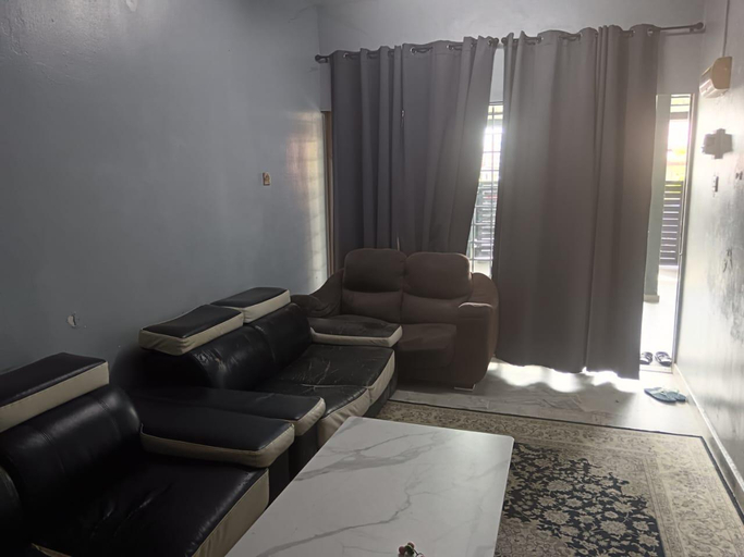 Entrance 4, Homestay Samera, Klang