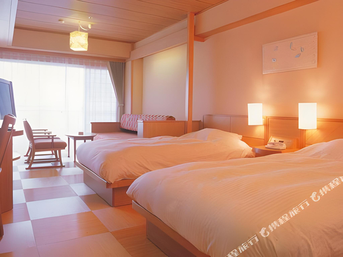 Bedroom 2, Hotel Nagashima, Kuwana