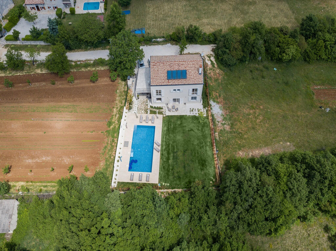 Exterior & Views 1, Villa in Butkovici with Pool near Pula, Svetvinčenat