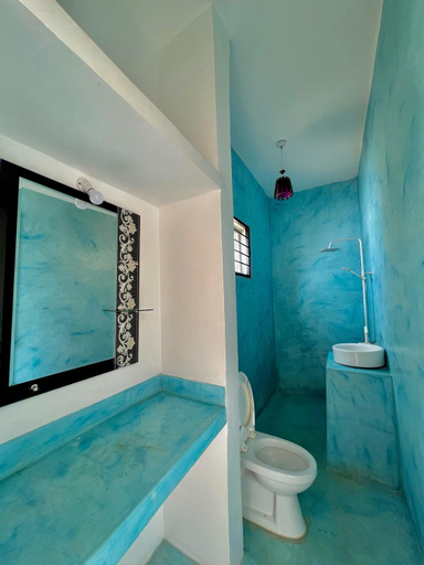 Bathroom 4, VICK Boutique Hotel with NEW power backup, Kaskazini 'A'