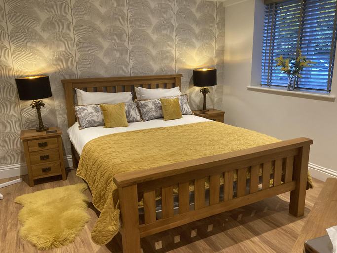 Bedroom 2, Streamside Apartment, Somerset