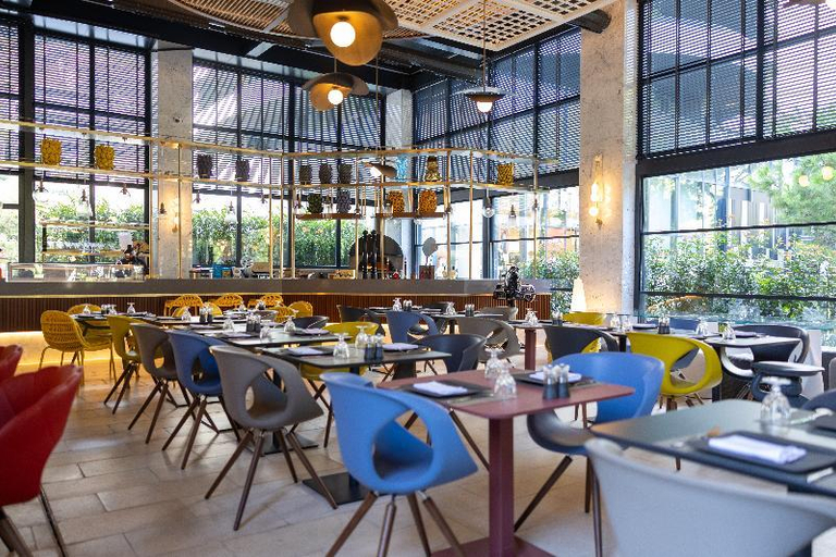 Food & Drinks 4, Merit Starlit Hotel & Residences