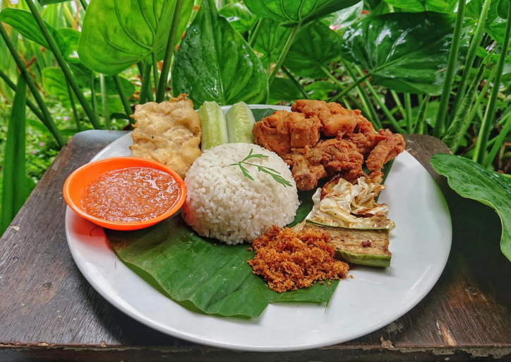 Food & Drinks 4, waroeng Senaru , Lombok