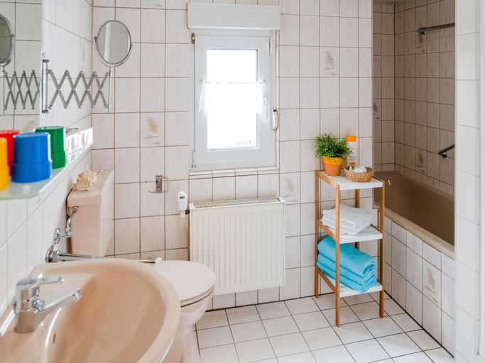 Bathroom, Modernes Familienapartment, Hochsauerlandkreis