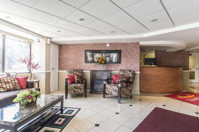 Public Area 2, Econo Lodge, Simcoe