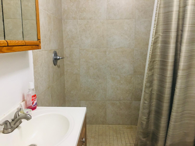 Bathroom 5, Sunny Rooms, Los Angeles